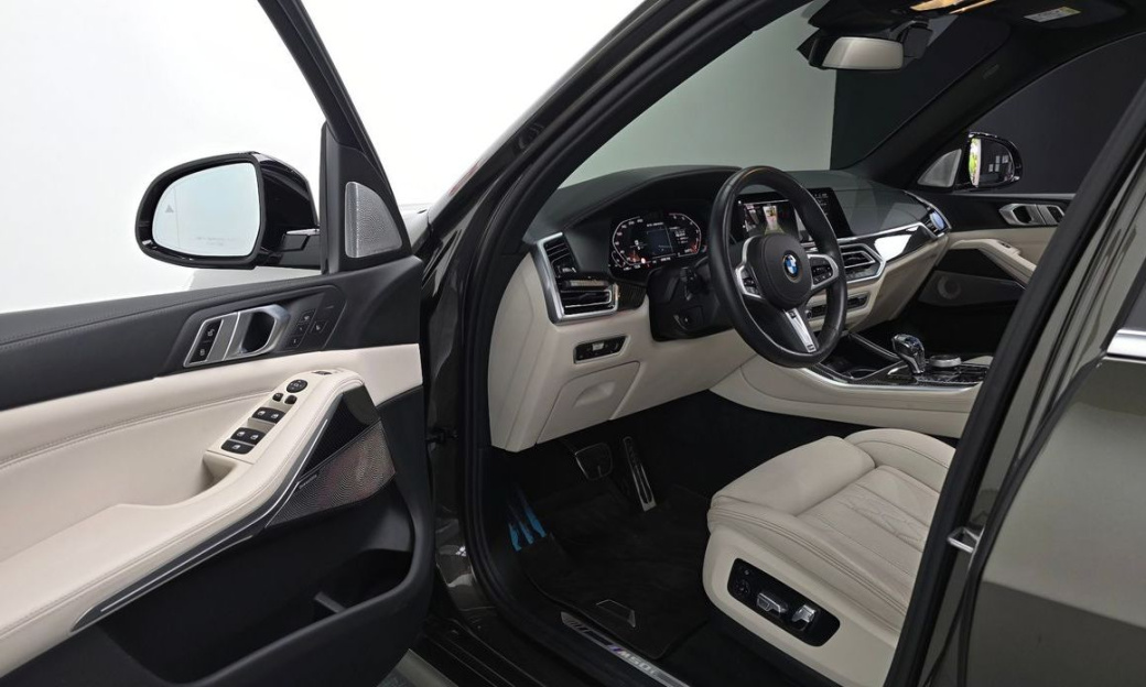 BMW X5 M50i, 2023
