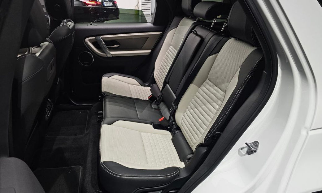 Land Rover Discovery Sport P250 Dynamic SE, 2025