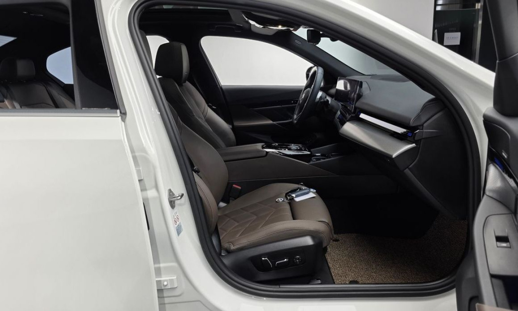 BMW 5-Series 520i M Sport, 2024