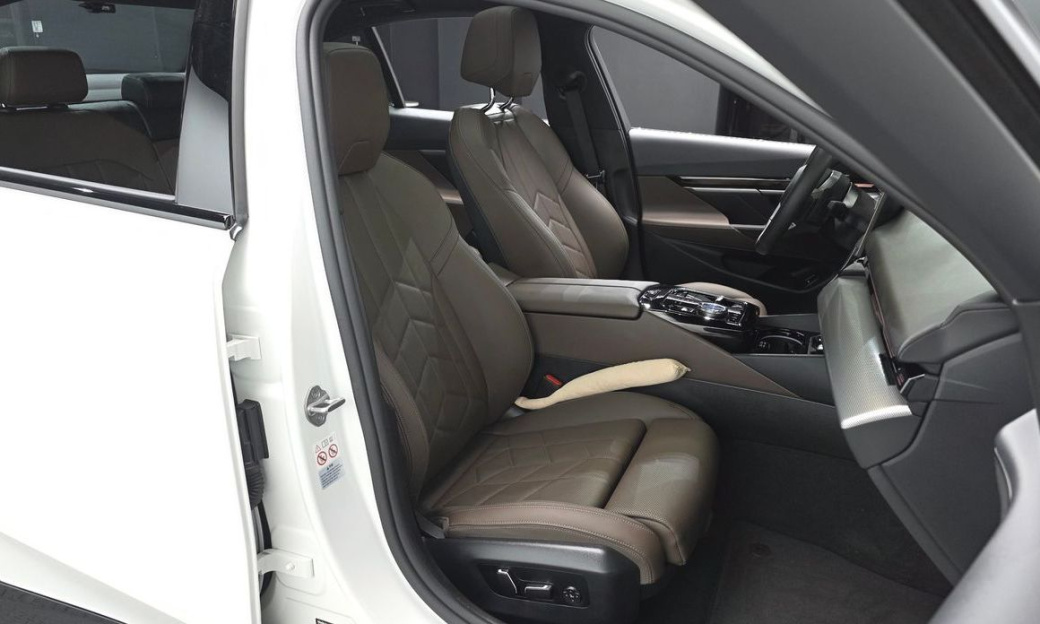 BMW 5-Series 520i M Sport, 2024