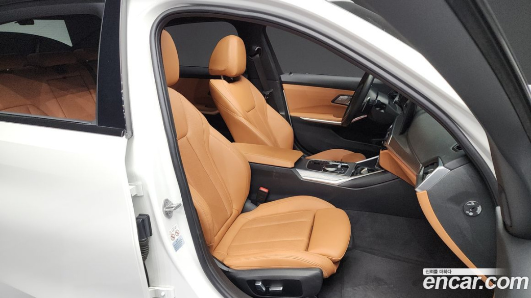 BMW 3-Series 320i M Sport, 2023