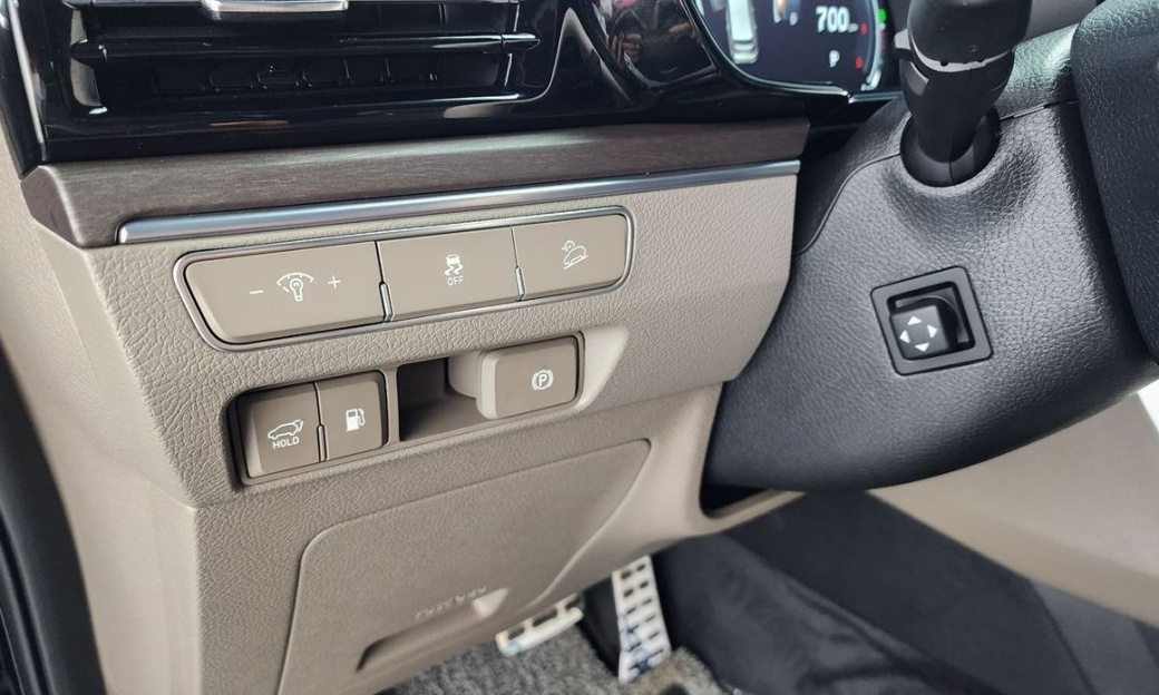 Kia Mohave Diesel 3.0 4WD 7-Seater, 2022