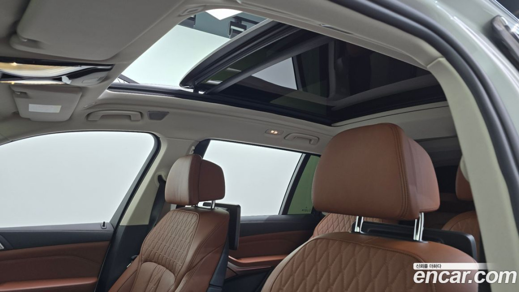 BMW X7 xDrive 40i Design Pure Excellence 6-Seater, 2022
