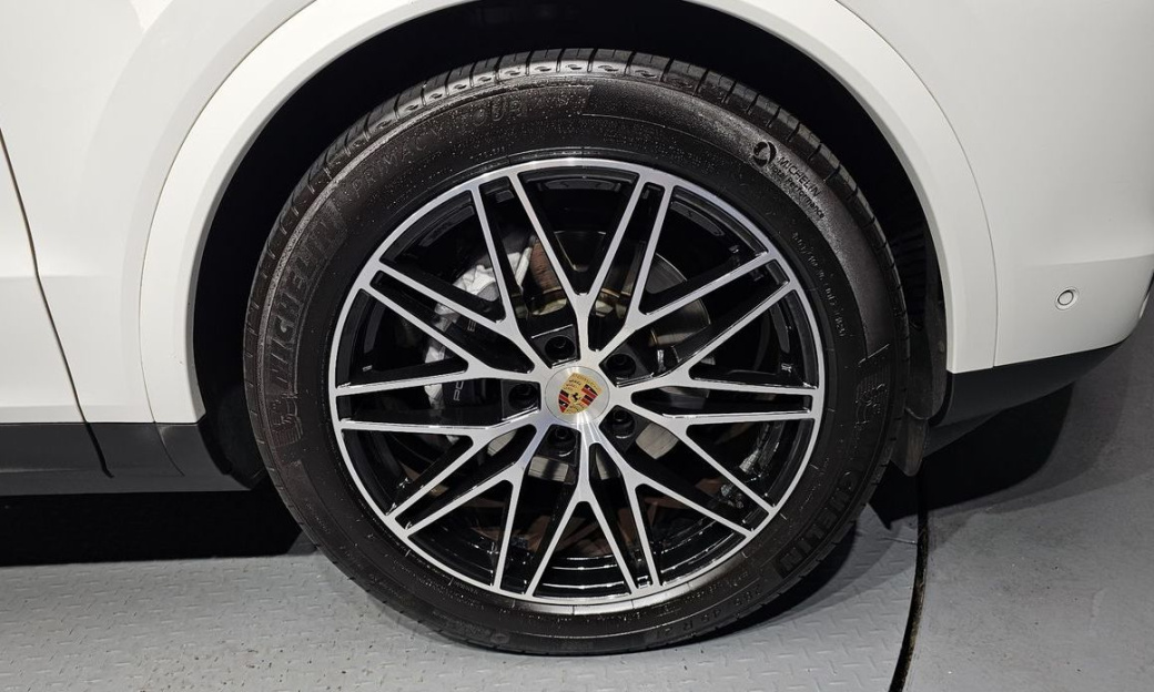 Porsche Cayenne 3.0, 2024