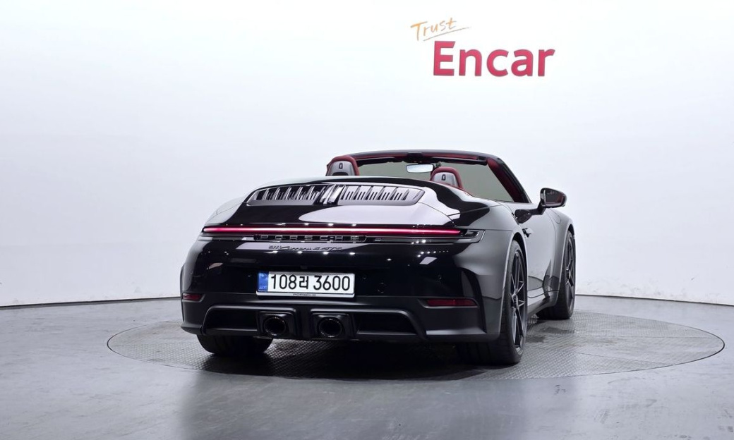 Porsche 911 Carrera 4 GTS Cabriolet, 2025