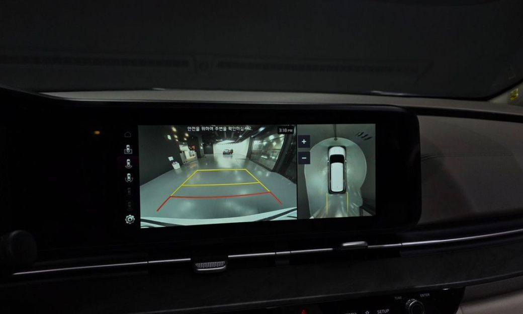 Kia Carnival 7-Seater Signature, 2023