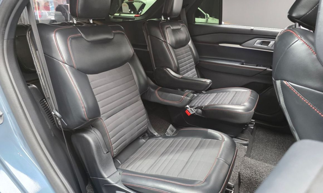 Ford Explorer 2.3 ST-Line 4WD, 2025