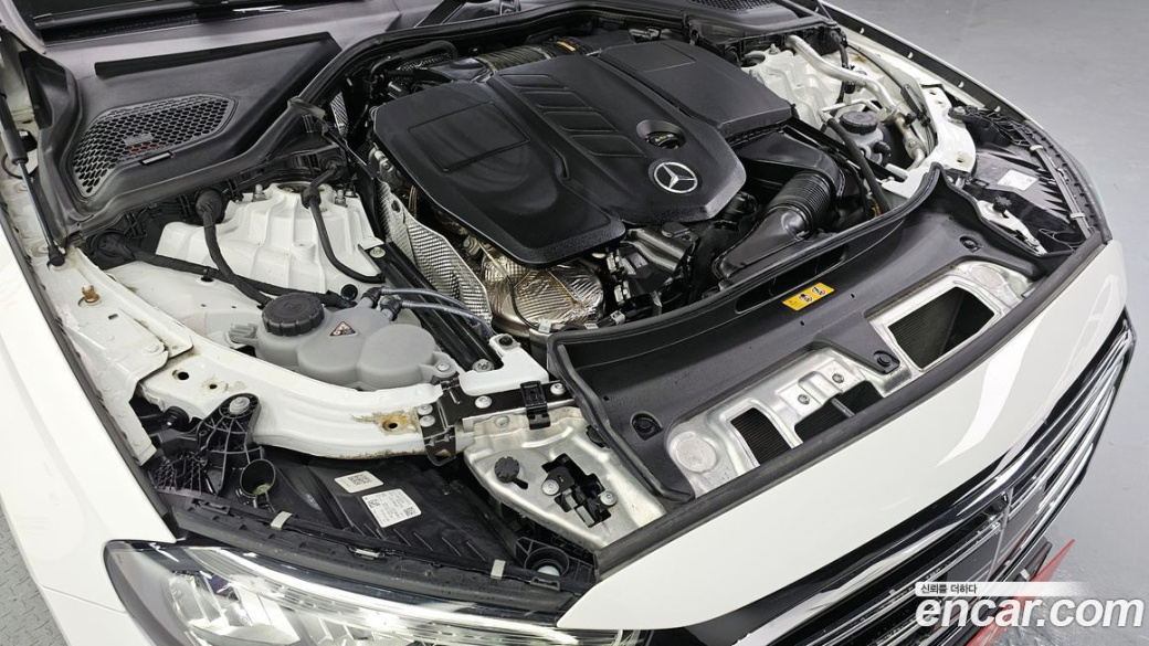 Mercedes-Benz E-Class E220d 4MATIC Exclusive, 2024