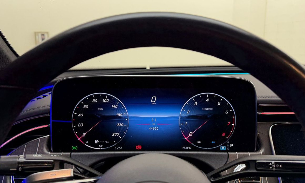 Mercedes-Benz E-Class E300 4MATIC Exclusive, 2024