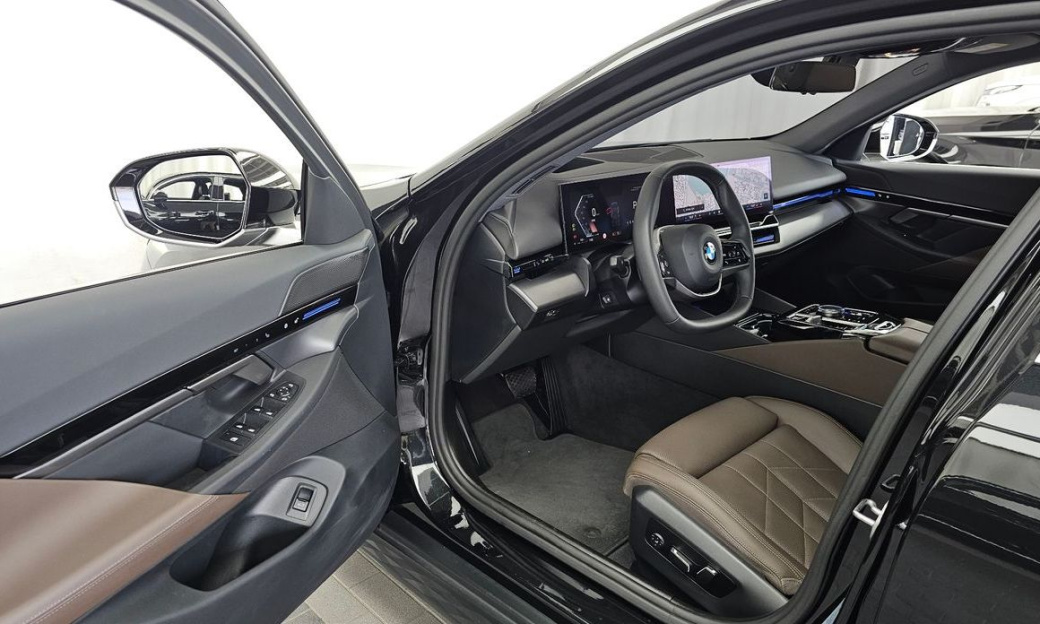 BMW 5-Series 523d, 2024