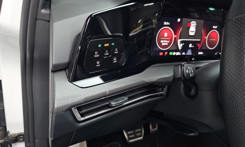 Volkswagen Golf 2.0 GTI, 2024