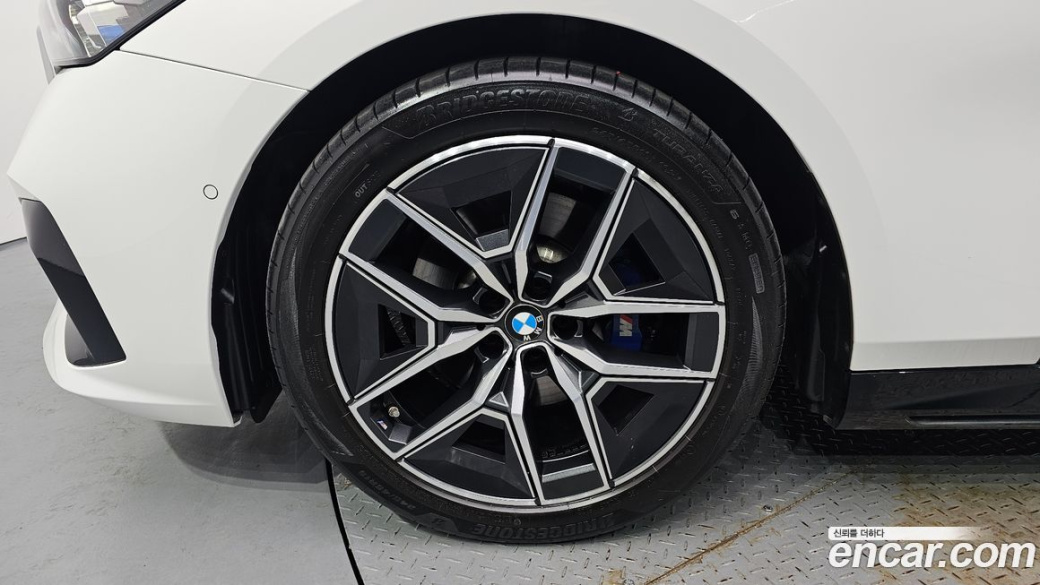 BMW 5-Series 520i M Sport, 2024