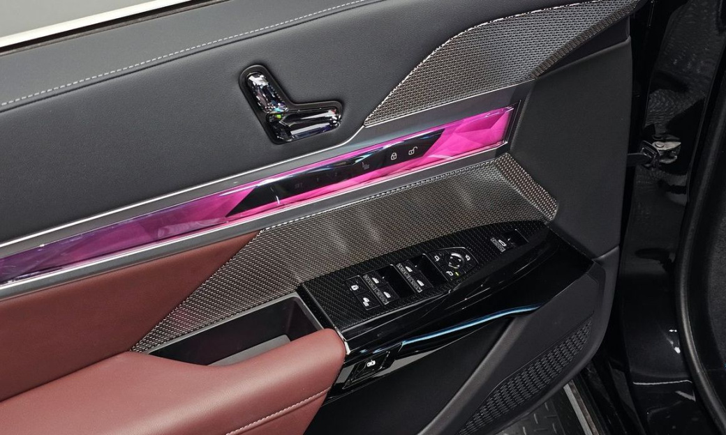 BMW 7-Series 740i xDrive M Sport, 2025