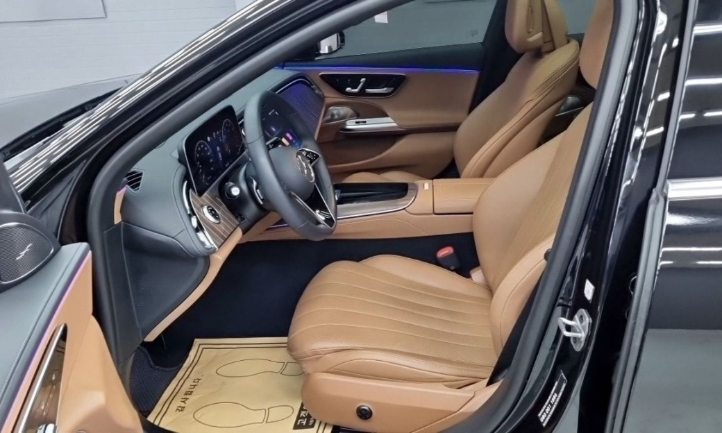 Mercedes-Benz E-Class E300 4MATIC Exclusive, 2024