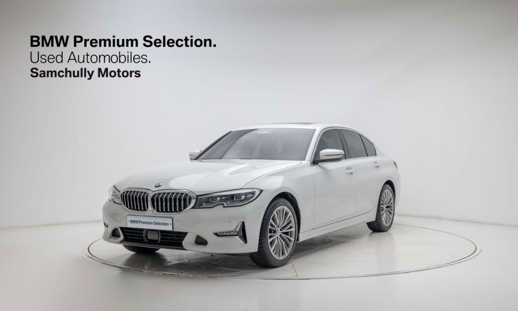 BMW 3-Series 320i Luxury, 2022