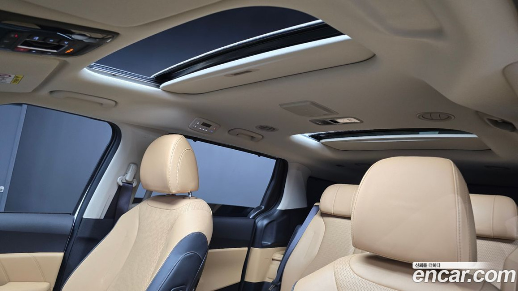 Kia Carnival 7-Seater Signature, 2023