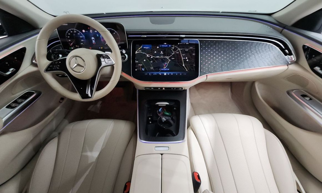 Mercedes-Benz E-Class E220d 4MATIC Exclusive, 2024