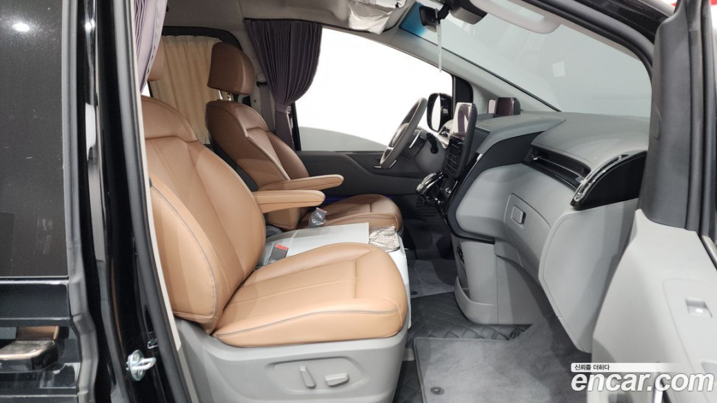 Hyundai Staria 4WD , 2022