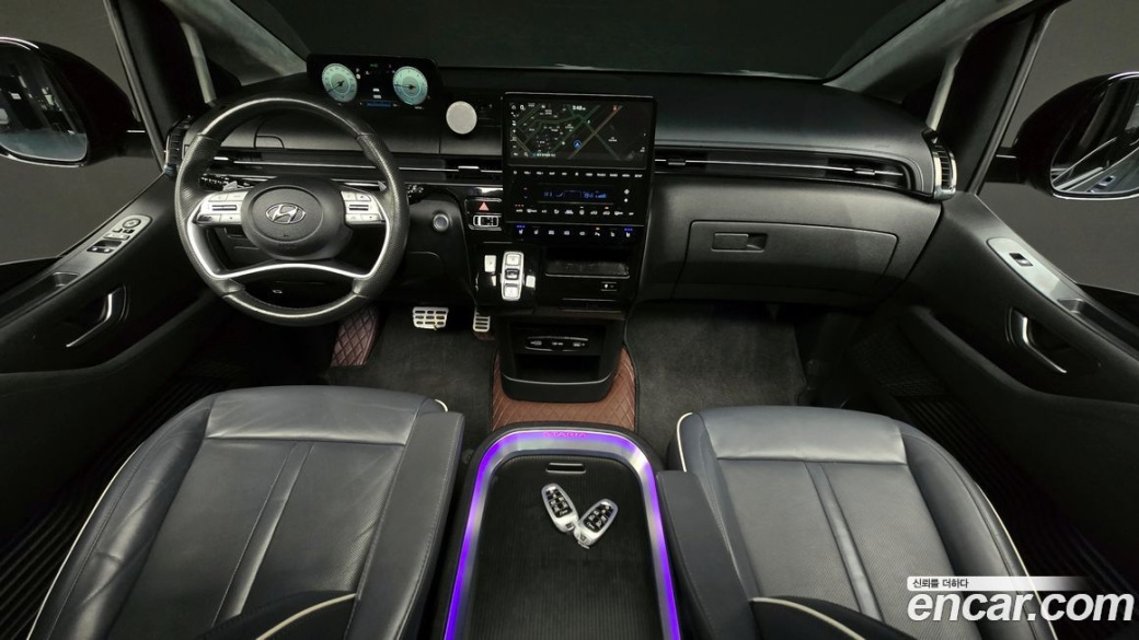 Hyundai Staria 4WD Lounge 7-Seater, 2023
