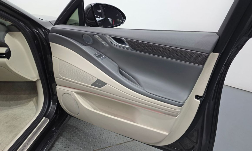 Genesis G80 Gasoline 2.5 Turbo AWD, 2025