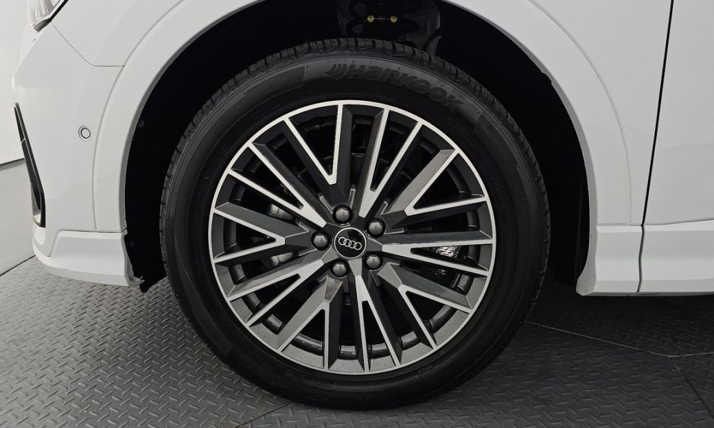 Audi Q3 35 TDI Premium, 2025