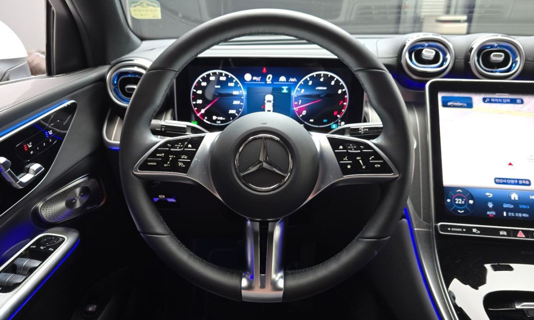 Mercedes-Benz GLC-Class GLC300 4MATIC Avnatgarde Coupe, 2025