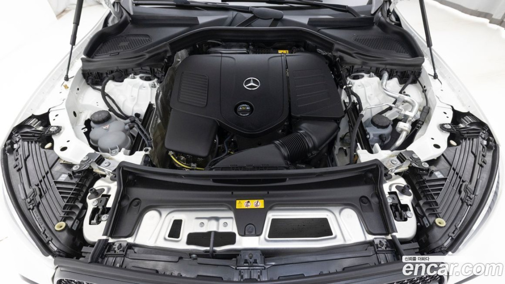 Mercedes-Benz GLC-Class GLC300 4MATIC AMG Line, 2025