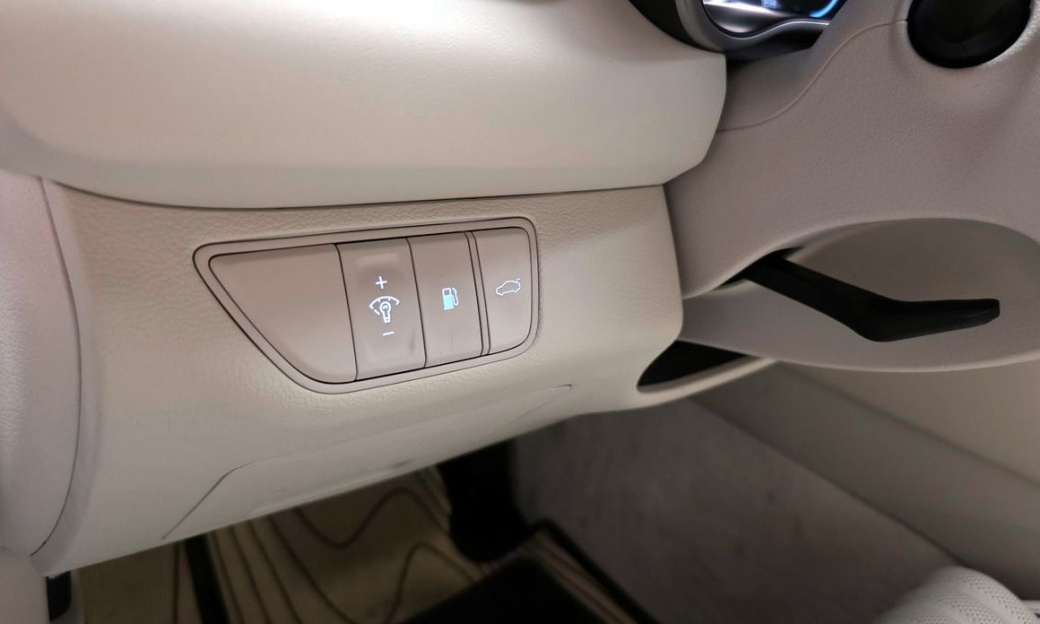 Genesis G70 Gasoline 2.5T 4WD, 2025