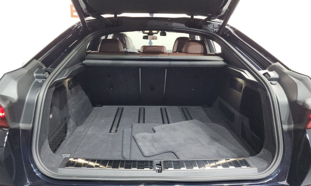 BMW X6 xDrive40i M Sport, 2025