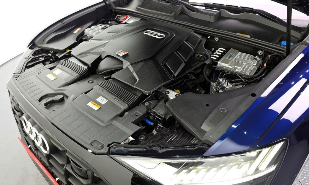 Audi Q8 55 TFSI Quattro Premium, 2022