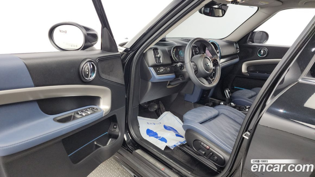 Mini Countryman ALL4 Classic Launch Pack, 2023