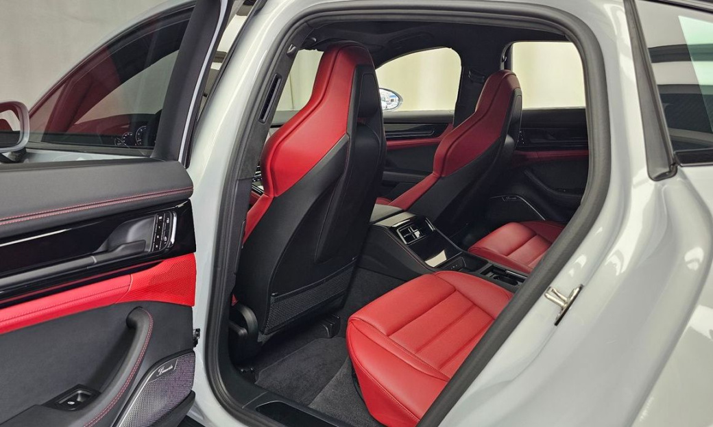 Porsche Panamera 4.0 GTS, 2025