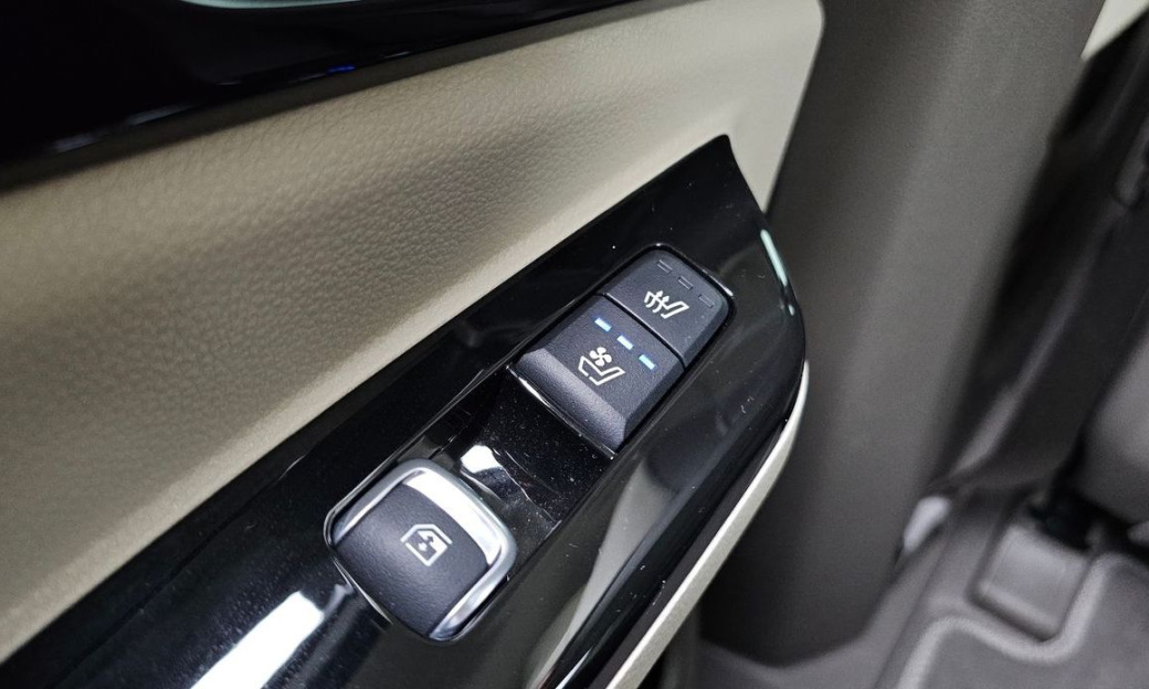 Kia Carnival 9-Seater Noblesse, 2023