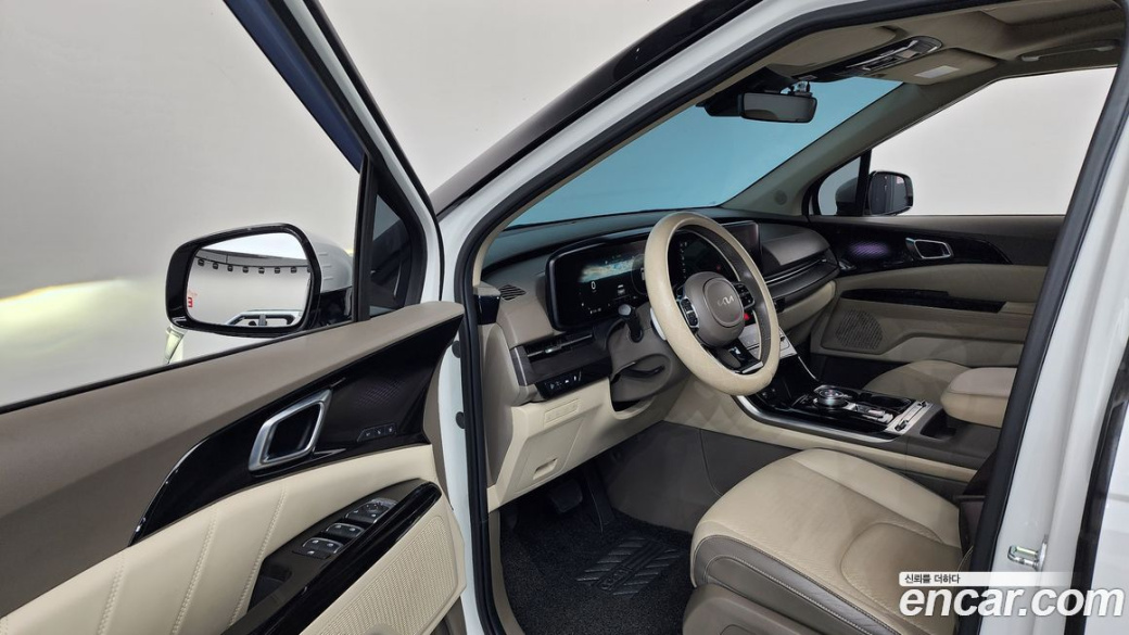 Kia Carnival 7-Seater Signature, 2022
