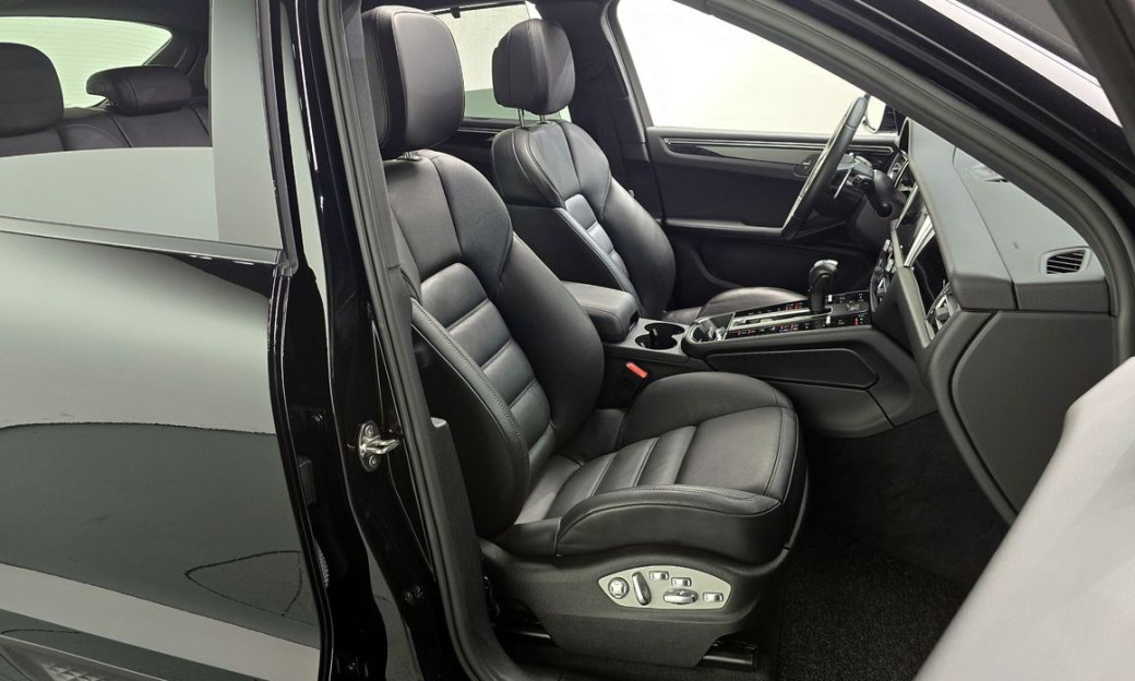 Porsche Macan 2.0, 2024
