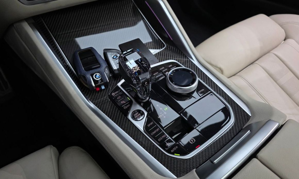 BMW X6 M50i, 2022