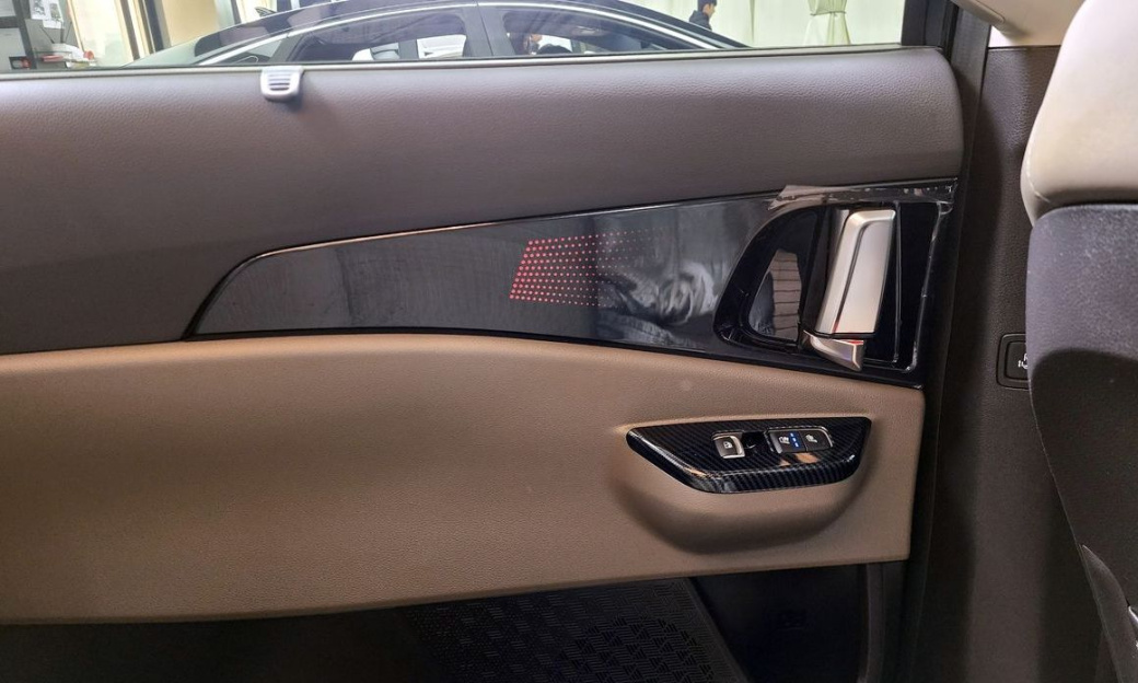 Kia Carnival 9-Seater Hi Limousine (Special Vehicle), 2024