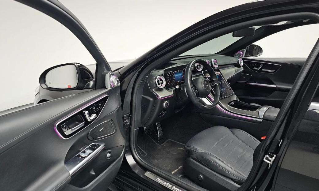 Mercedes-Benz C-Class C300 4MATIC AMG Line, 2024
