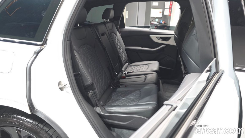 Audi Q7 55 TFSI Quattro Premium, 2025