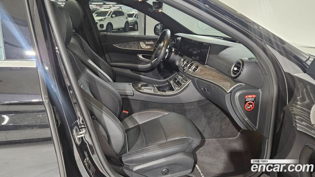 Mercedes-Benz E-Class E350 4MATIC AMG Line, 2021