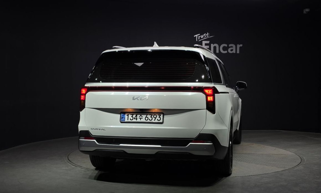 Kia Carnival 9-Seater Prestige, 2025