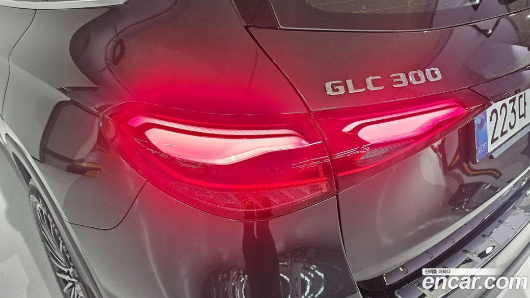 Mercedes-Benz GLC-Class GLC300 4MATIC AMG Line, 2026