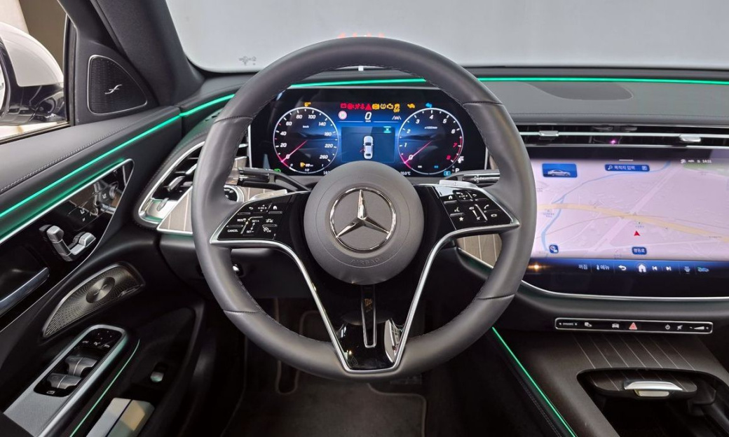 Mercedes-Benz E-Class E300 4MATIC Exclusive, 2025