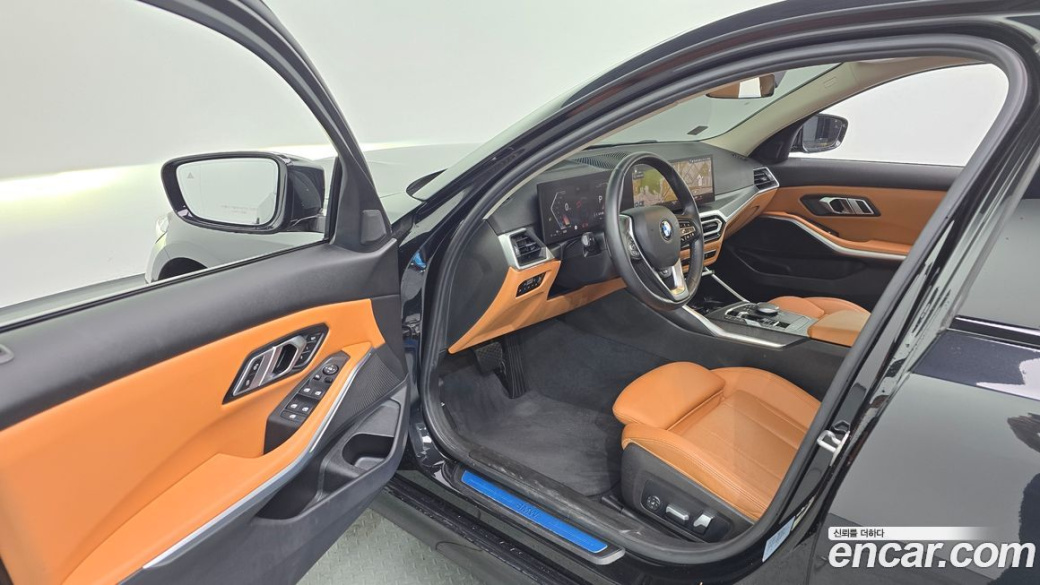 BMW 3-Series 320i, 2023