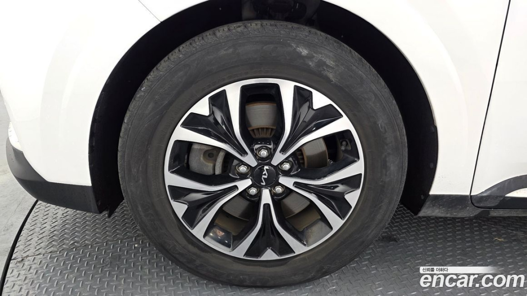 Kia Carnival 9-Seater Signature, 2022