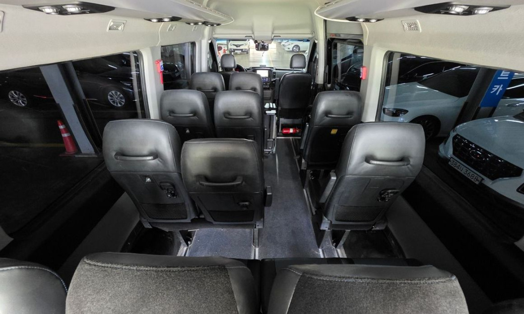 Hyundai Solati 15-seater, 2022