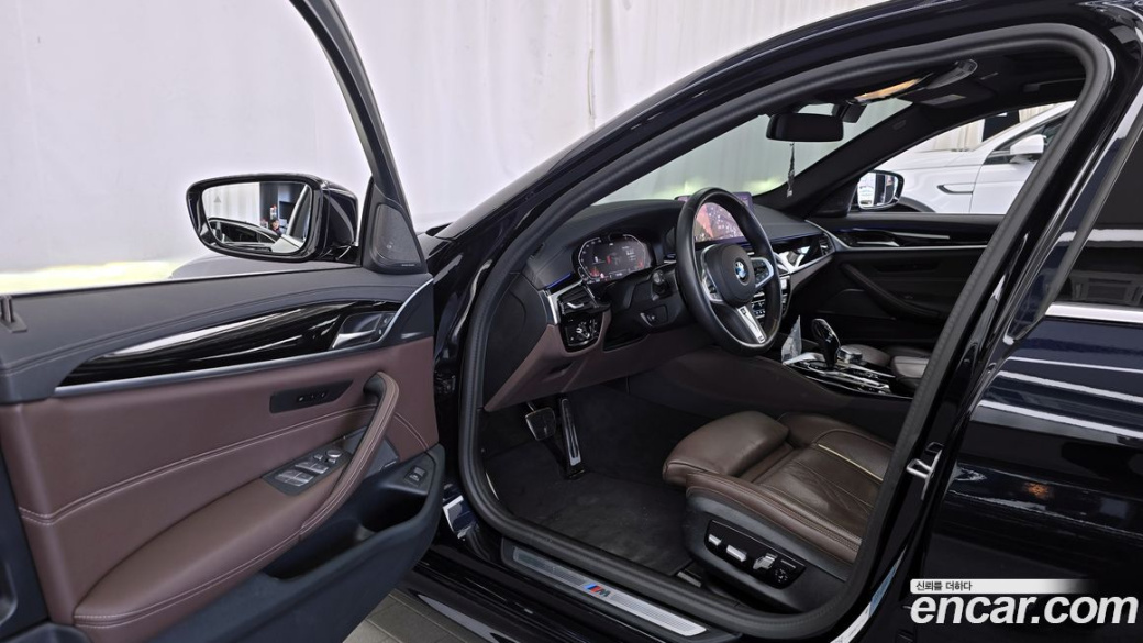 BMW 5-Series 530i M Sport Package, 2023
