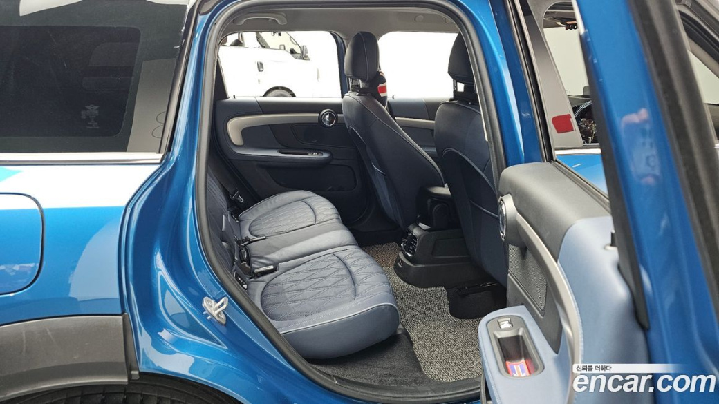 Mini Countryman ALL4 Classic Launch Pack, 2023
