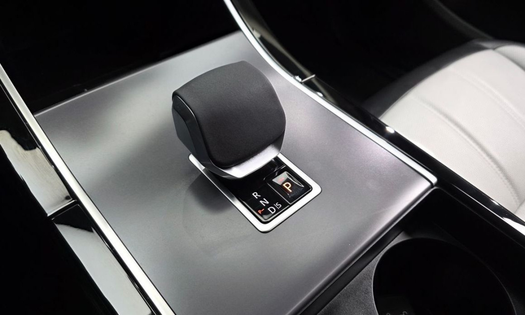 Land Rover Range Rover Evoque P250 Dynamic SE, 2025
