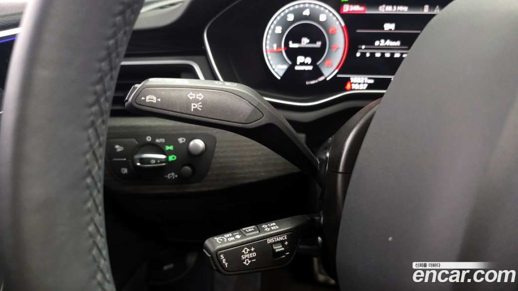 Audi A4 40 TFSI Premium, 2023